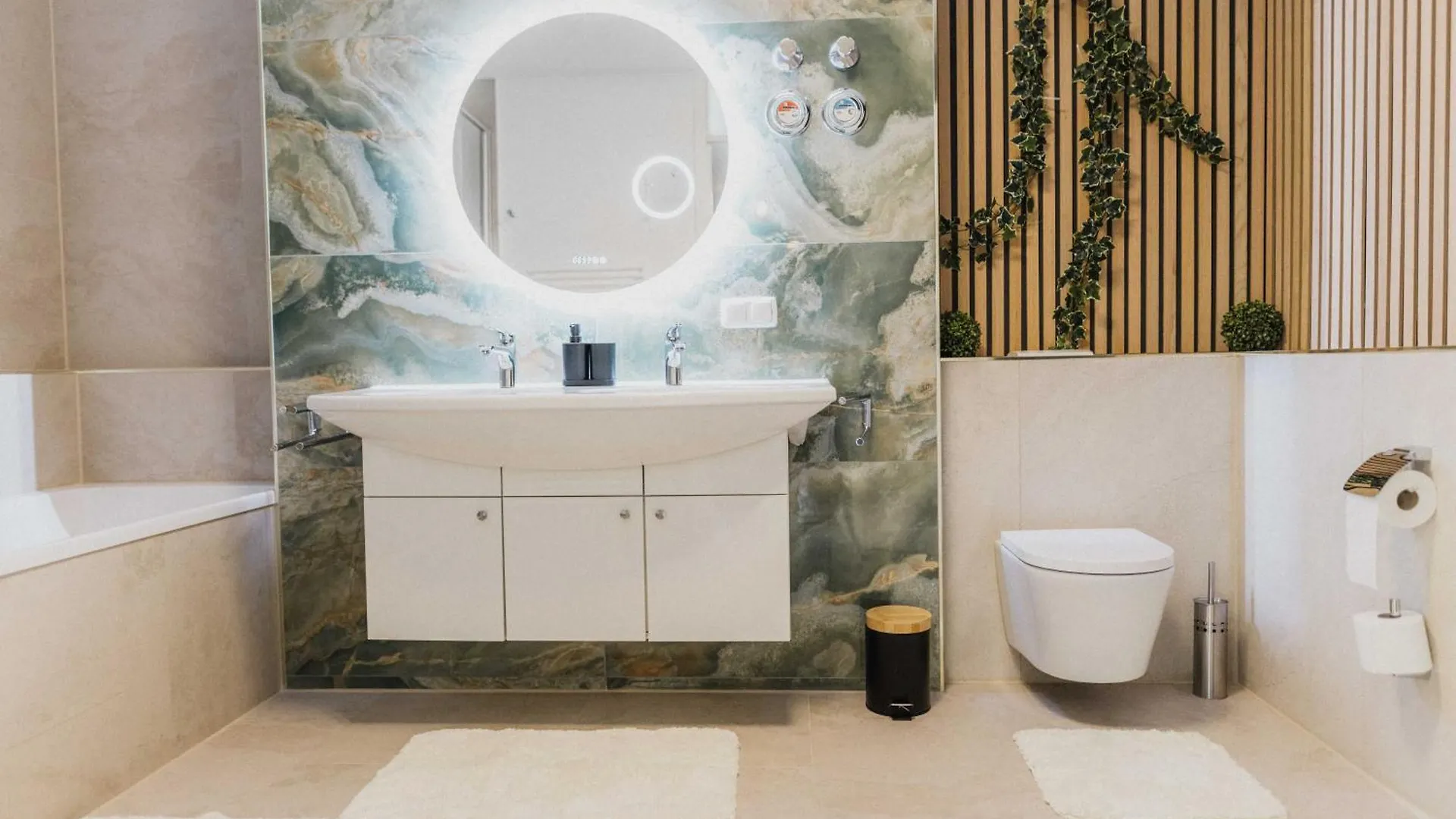 Apartmán Luxury 4 Bedroom Apartment/Therme Erding/Parking Německo